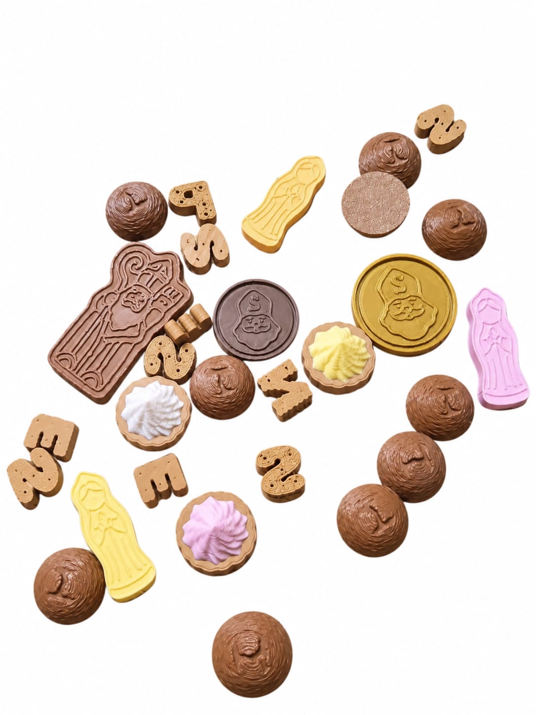 Loose parts snoepgoed van de Sint van Play This Way, pepernoten, speculoos, snoepjes en munten in een organza zakje